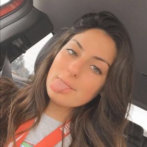 Meet your Posher, Kylee